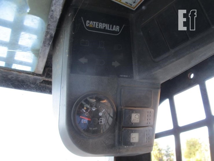 2002-caterpillar-246d-image-12