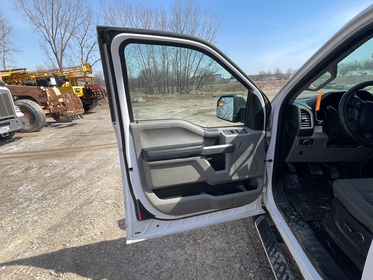 #5673-•-2015-f150-xlt-4x4-extended-cab-(has-wi-title)-image-38