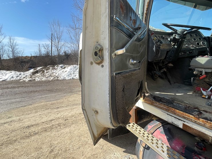 1987-ford-ltl9000-image-113