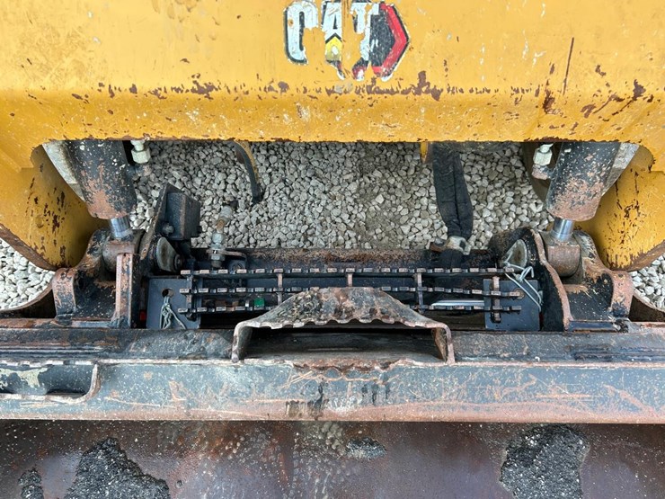 2023-caterpillar-259d3-image-10