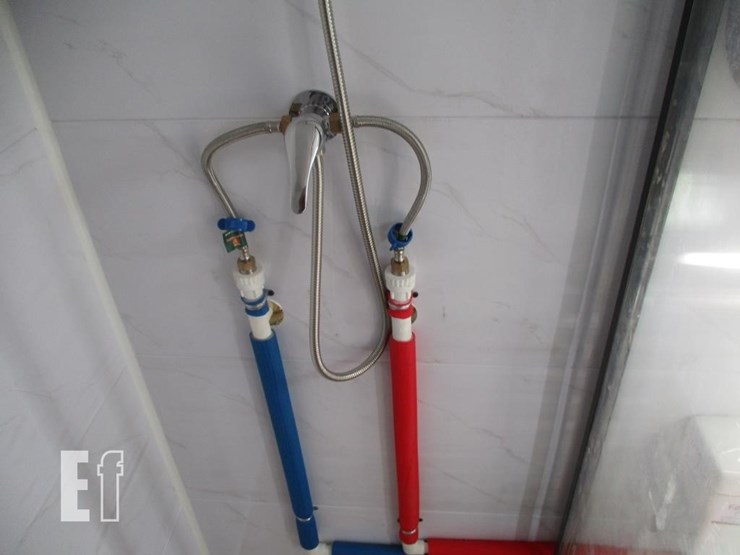 51"-x-79"-x-89"-bathroom-w/shower-image-12