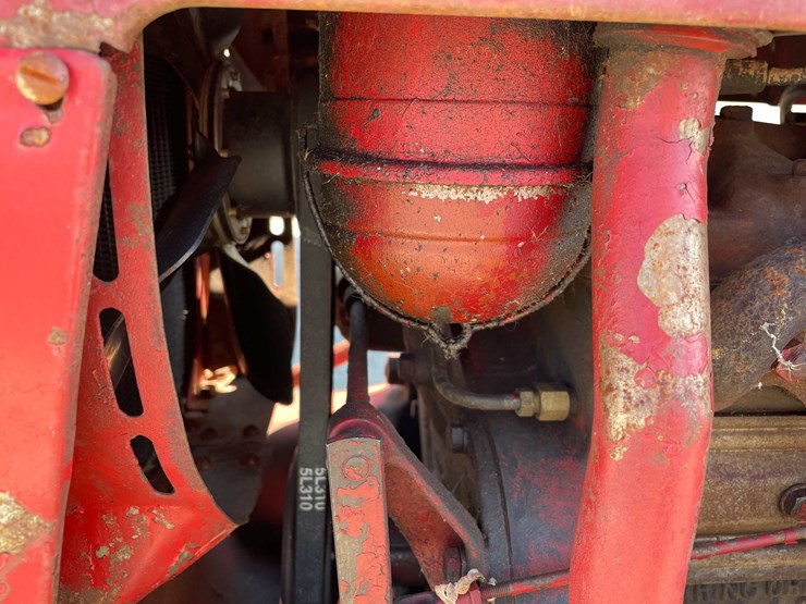 #5682-•-ih-cub-tractor-image-10