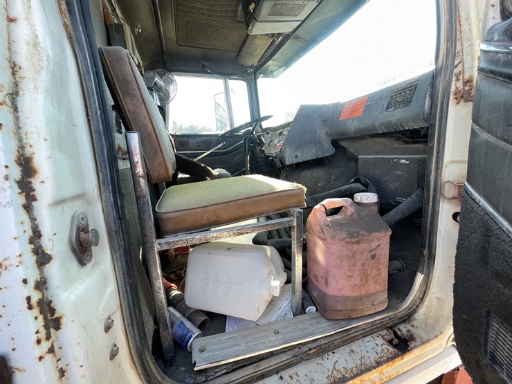 1987-ford-ltl9000-image-82