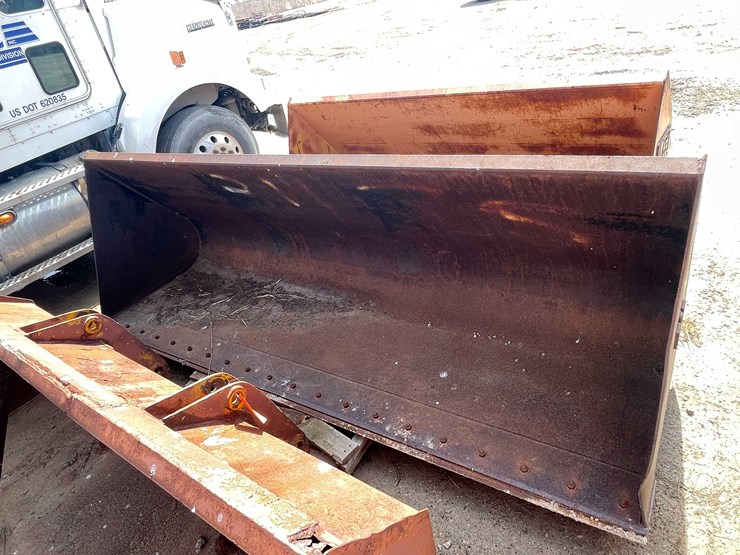 #5686-•-pin-on-bucket-image-2