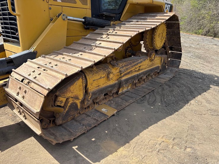 2015-caterpillar-d6n-lgp-image-17