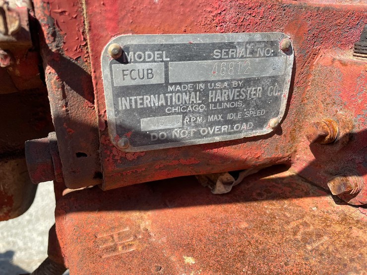 #5682-•-ih-cub-tractor-image-38