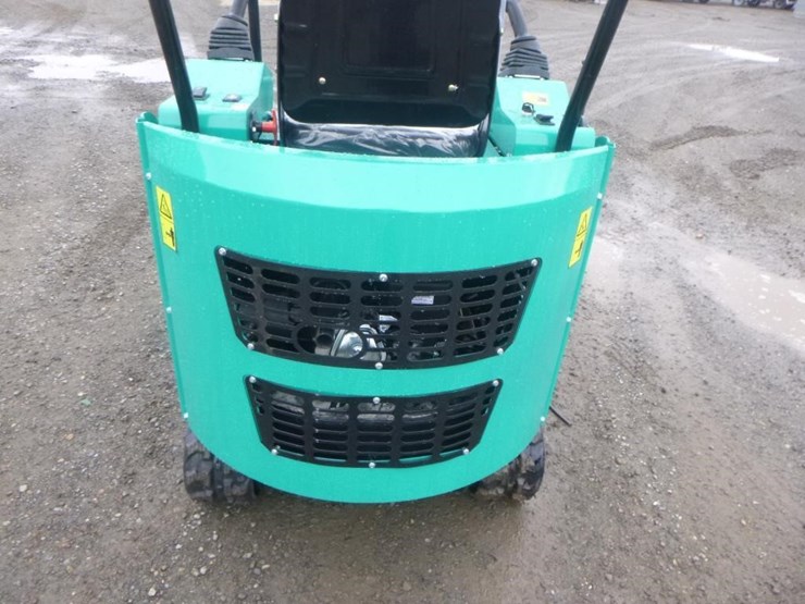 2026-agt-h15r-hydraulic-excavator-image-17