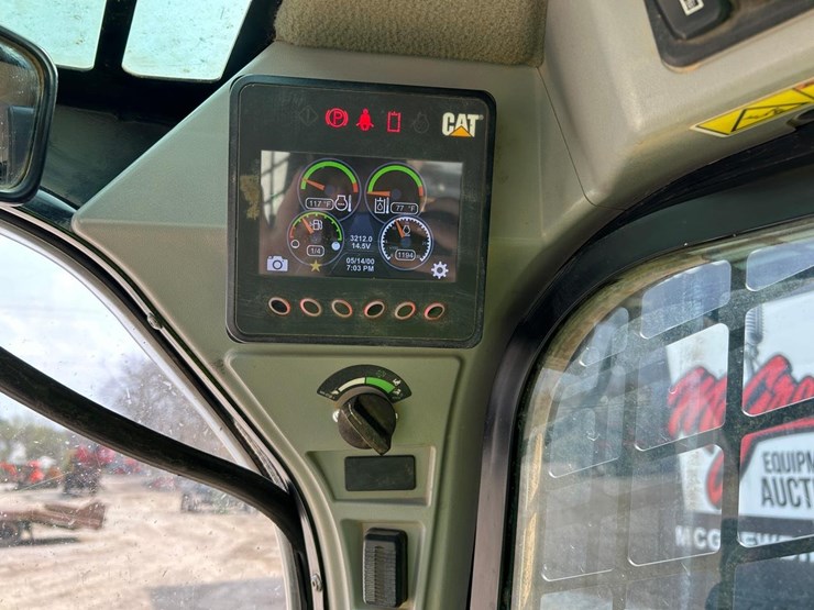 2020-caterpillar-259d3-image-23