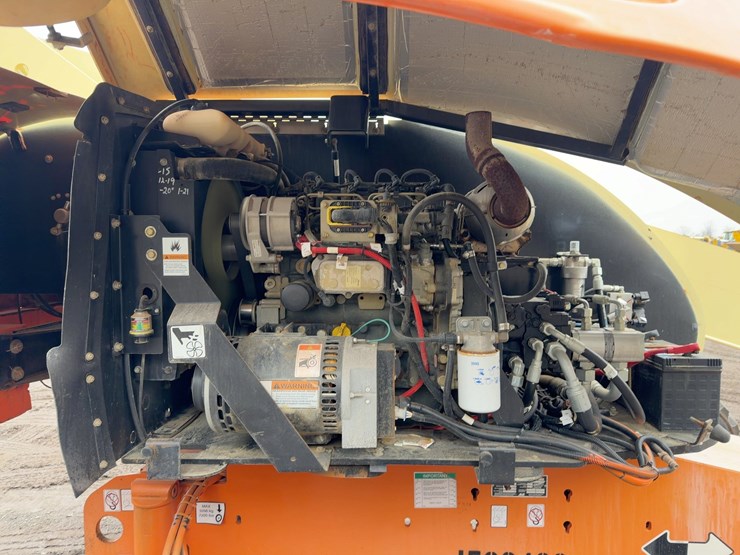 2014-jlg-400s-image-15