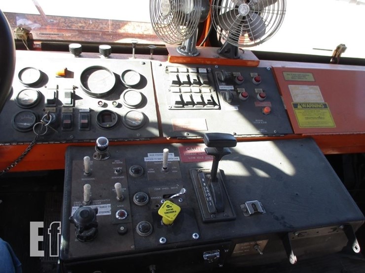 1992-caterpillar-c13-image-13