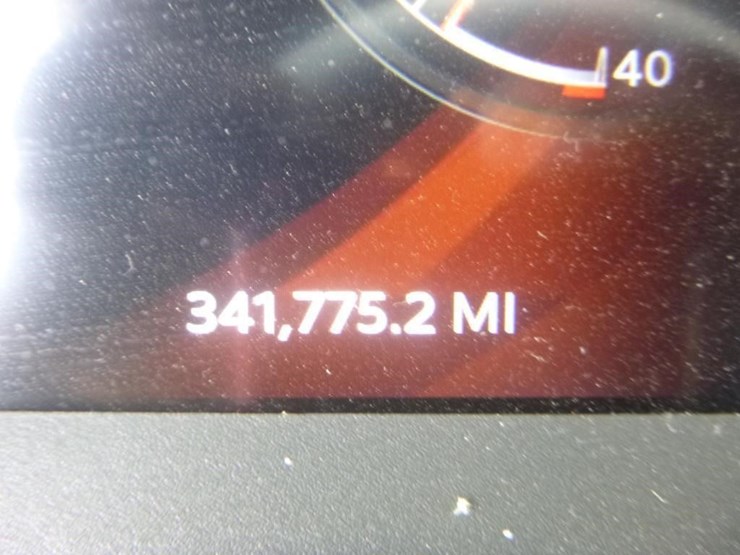 2024-peterbilt-579-image-28