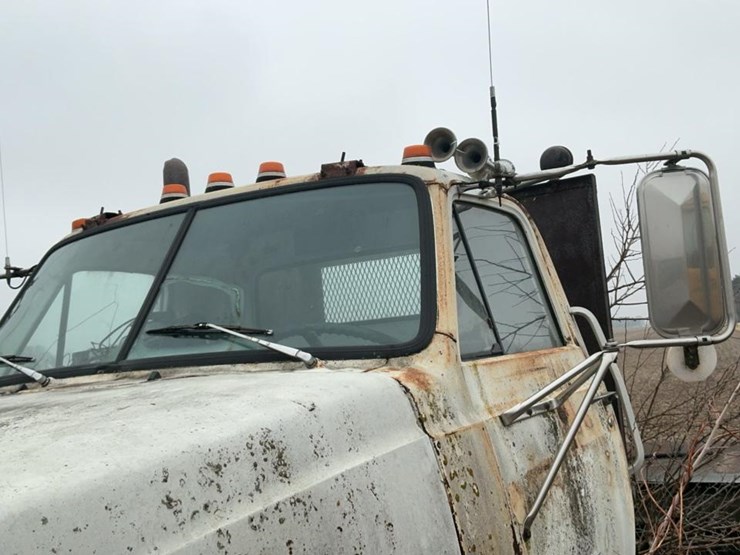 1984-gmc-9500-image-13