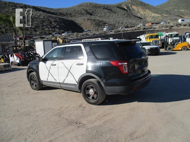 2015-ford-explorer-image-4