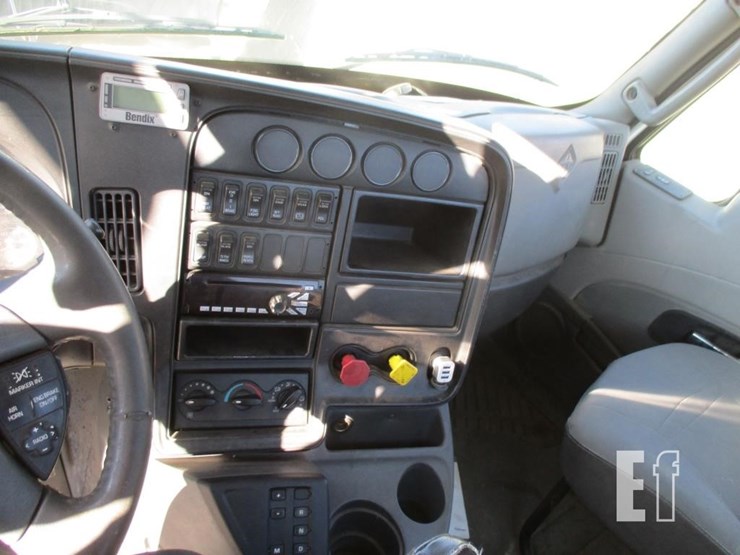 2017-international-prostar-image-9