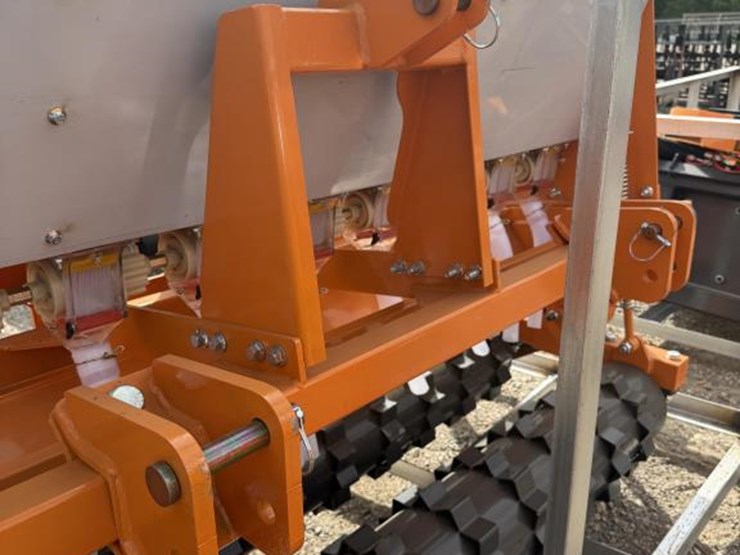 #16-•-no-till-seed-drill-for-tractor-&-skid-steer-image-3