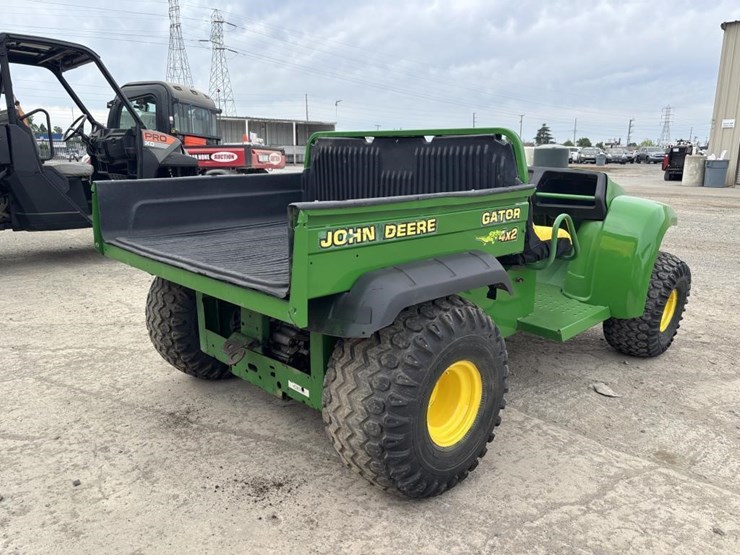 john-deere-gator-image-3