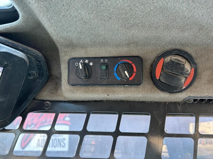 2021-bobcat-t76-image-24