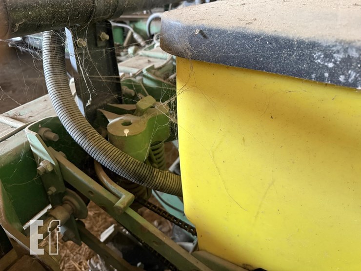 1993-john-deere-7200-image-24