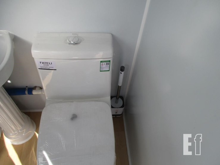 47"-x-86"-x-85"-double-stall-bathroom-image-8