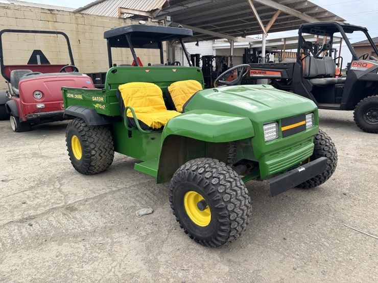 john-deere-gator-image-2