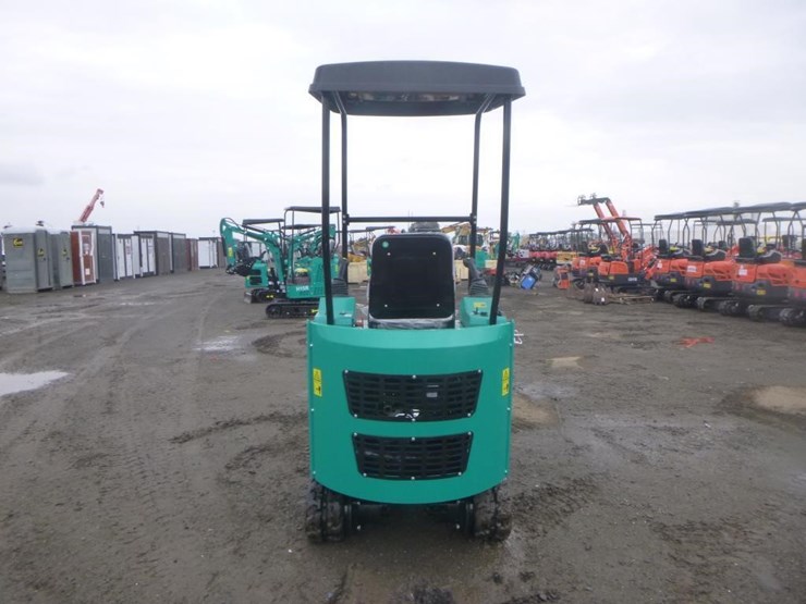 2025-agt-h15r-hydraulic-excavator-image-8