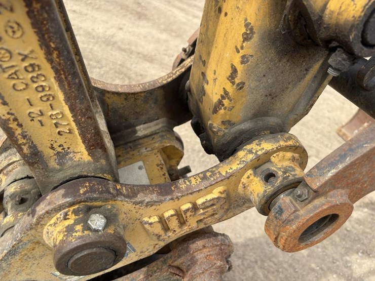 2010-caterpillar-303-image-14