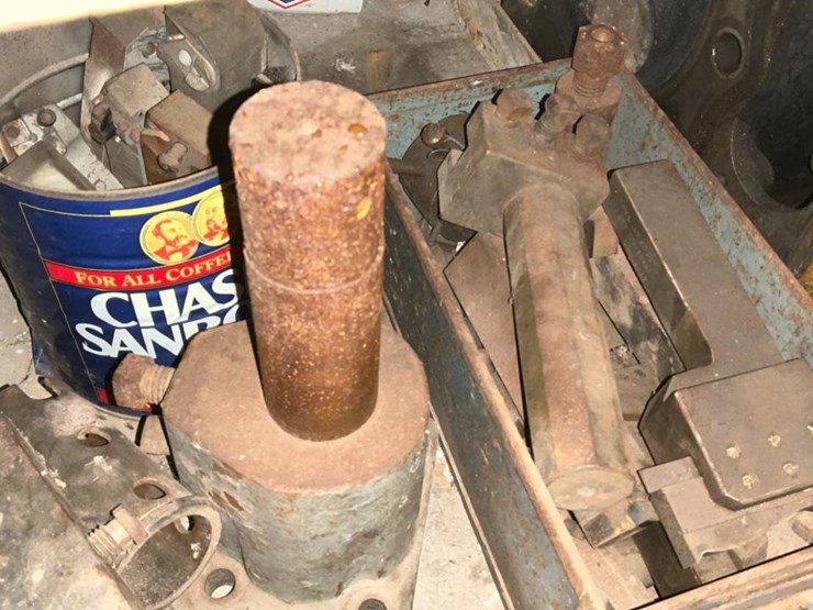 #233-•-steel-shelf-and-contents-image-15