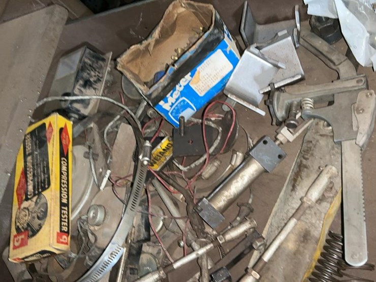 #228-•-tool-chest-and-contents-image-23