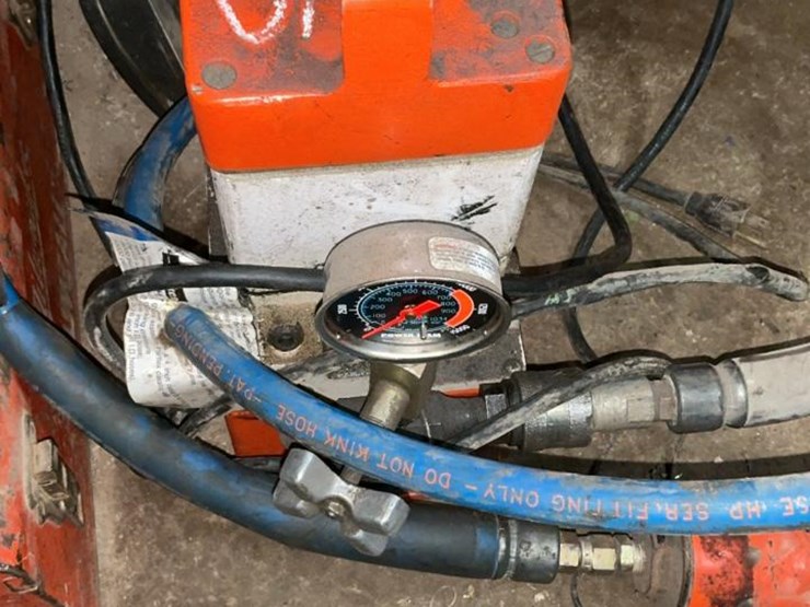 #235-•-hydraulic-pump,-tools,-and-parts-image-19