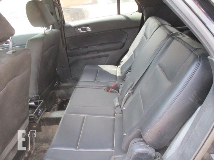 2016-ford-explorer-image-8