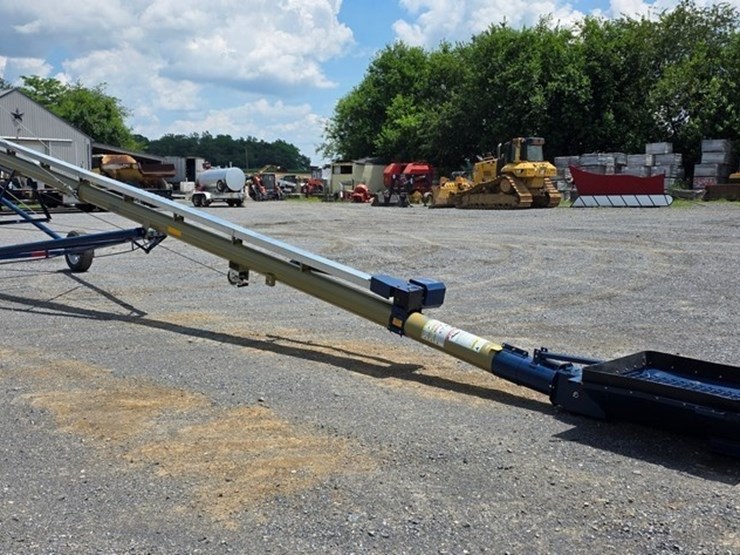 new-harvest-t862-8"x62'-transport-auger-image-2
