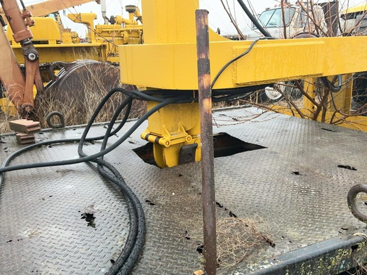 #301-•-1980-ford-k604-flatbed-truck-image-32