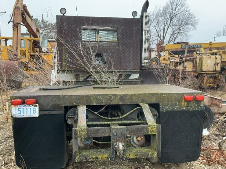 1984-gmc-9500-image-6