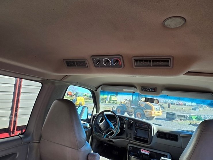 2000-chevrolet-3500-image-27