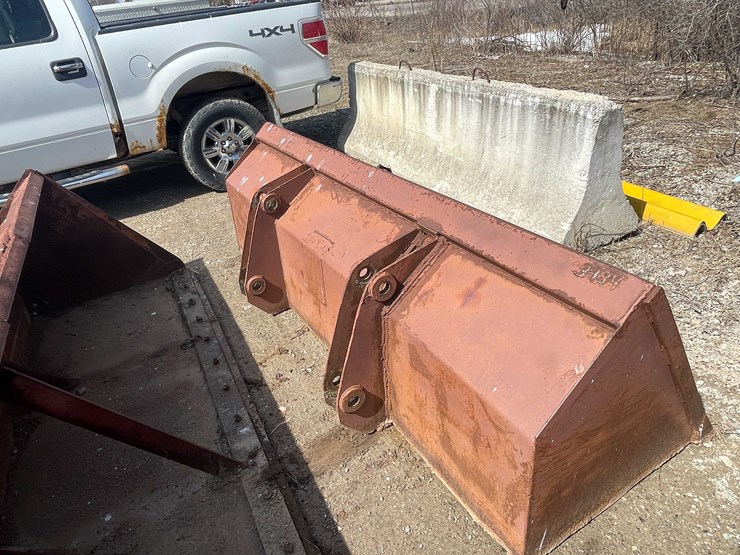 #5684-•-pin-on-bucket-image-5