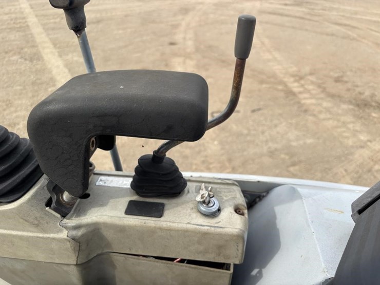 takeuchi-tb216-image-35