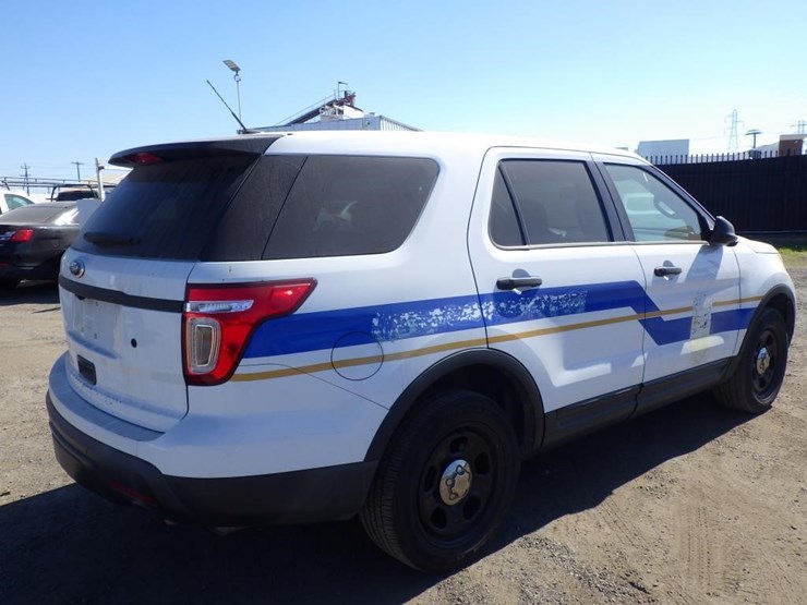 2015-ford-explorer-image-3