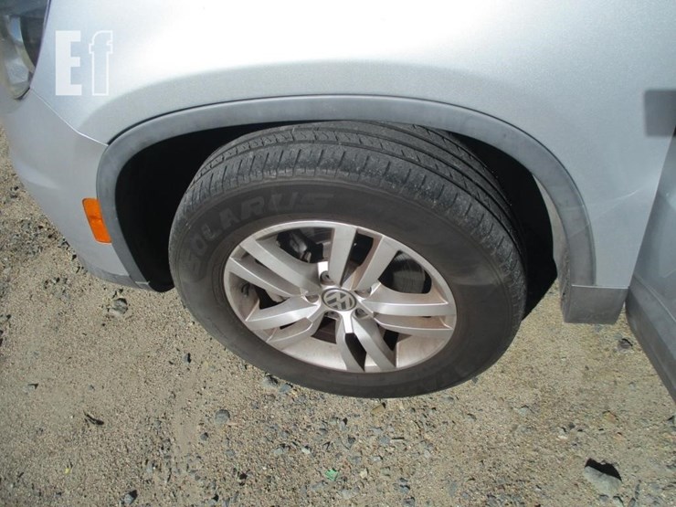 2013-volkswagen-tiguan-image-17