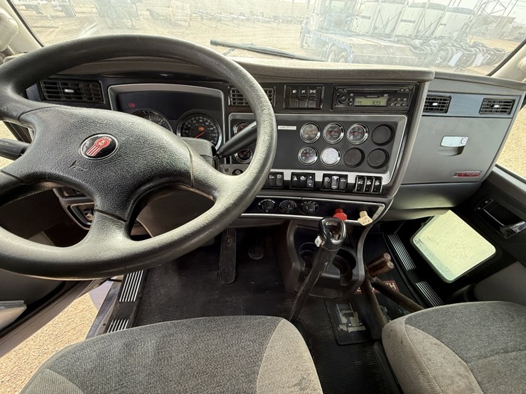 2008-kenworth-t800-image-16