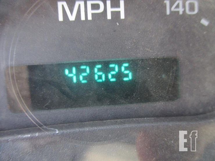 2004-gmc-t7500-image-23