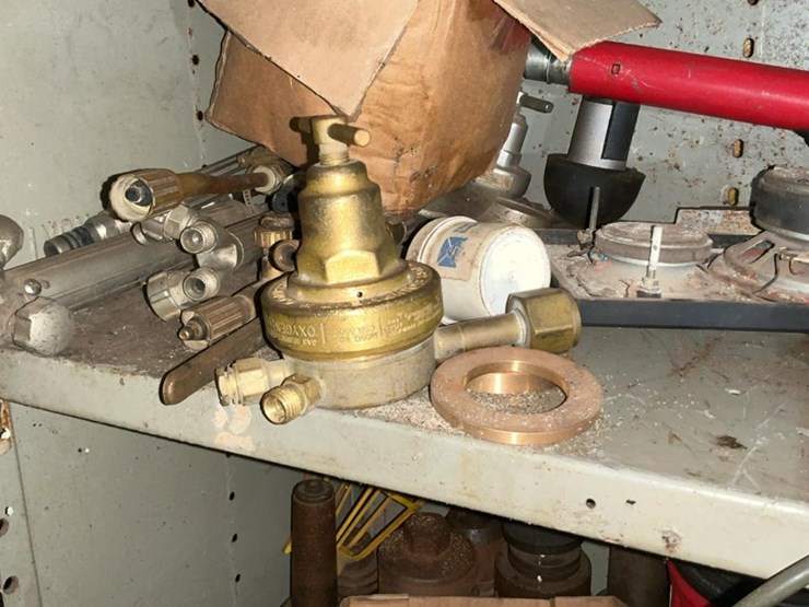 #231-•-parts-shelf-and-contents-image-35