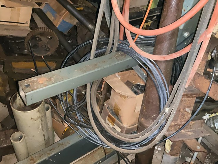 #264-•-cantilever-rack-and-contents-image-10