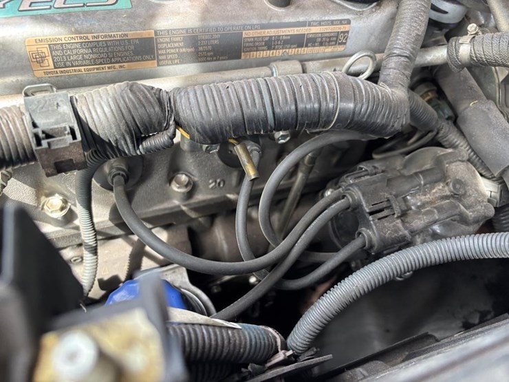 2013-toyota-8fgcu32-image-37