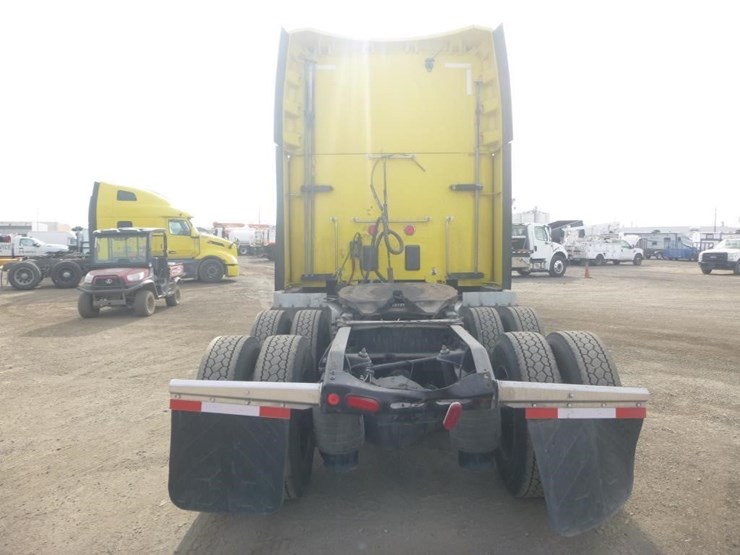 2024-peterbilt-579-image-6