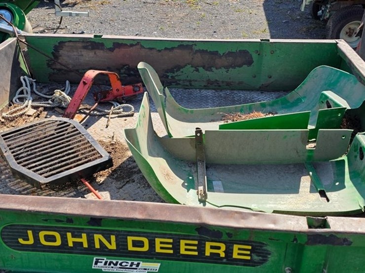 2020-john-deere-gator-image-9