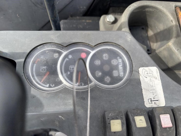 2010-caterpillar-303-image-38