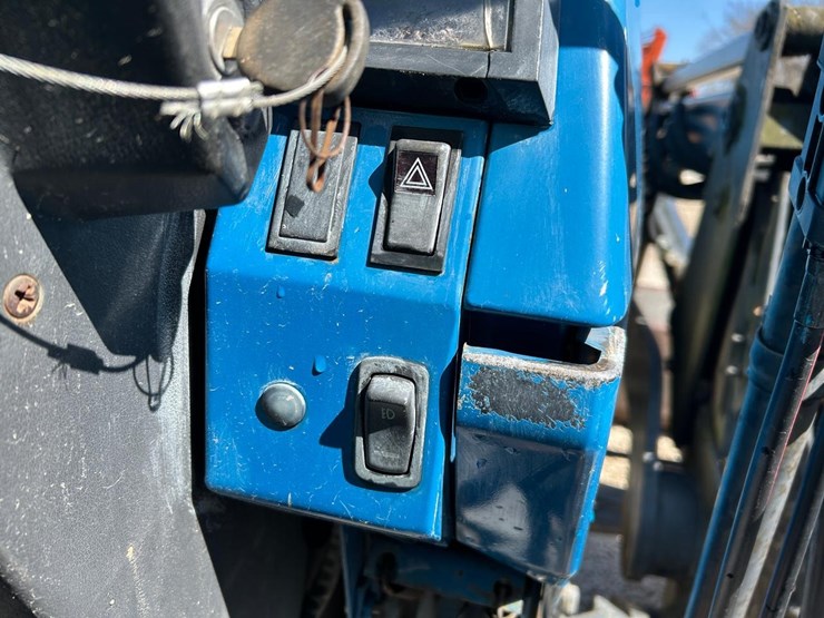 new-holland-5640-image-30