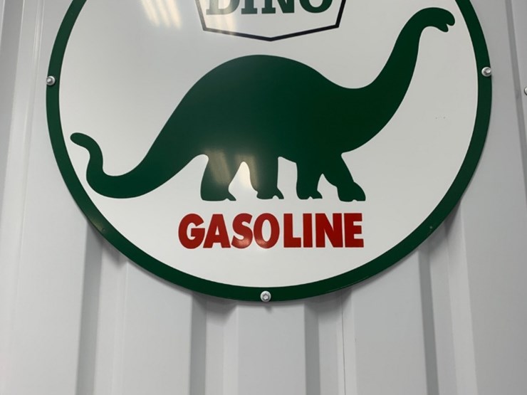 sinclair-dino-gasoline-pump-and-7-signs-image-4