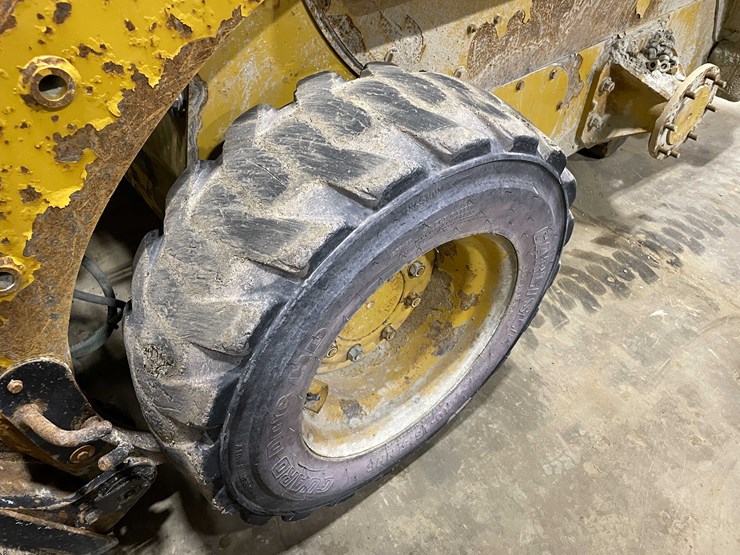 2012-caterpillar-226b3-image-39