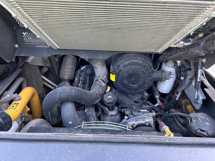 2023-new-holland-c337-image-15